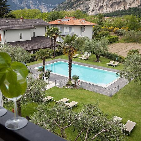 Park Hotel Eden Torbole Sul Garda Екстер'єр фото
