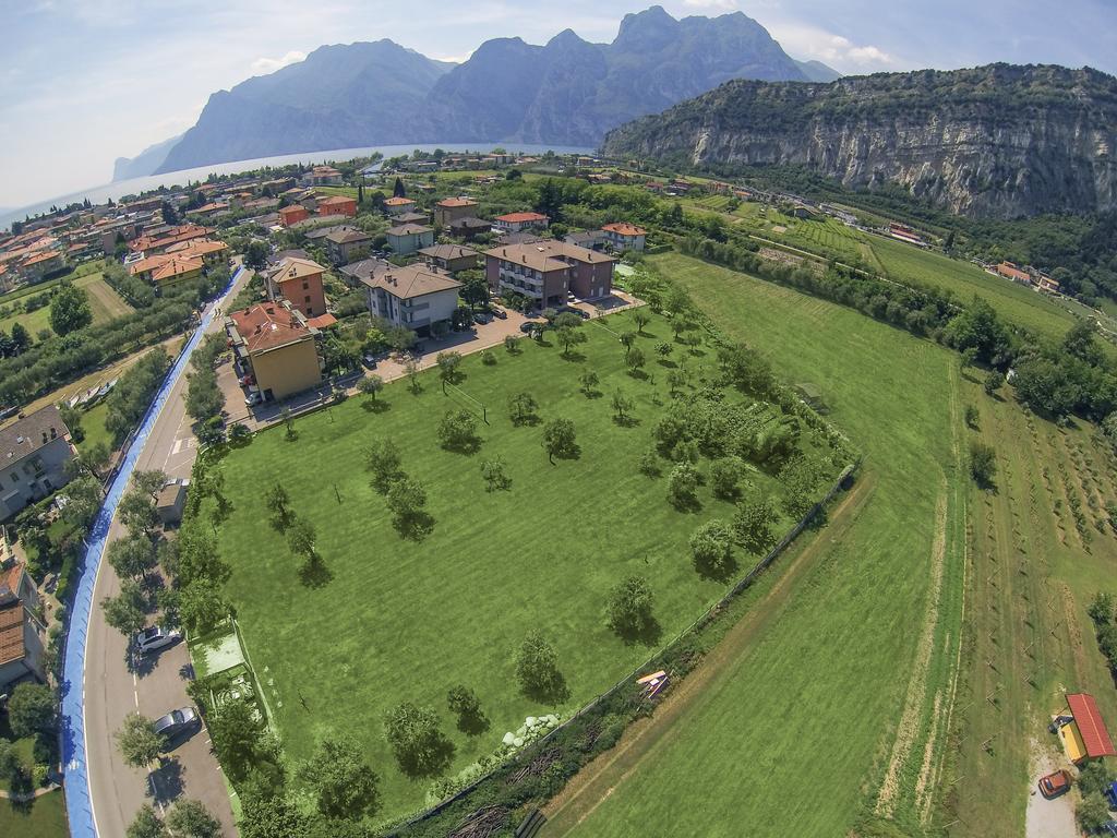 Park Hotel Eden Torbole Sul Garda Екстер'єр фото