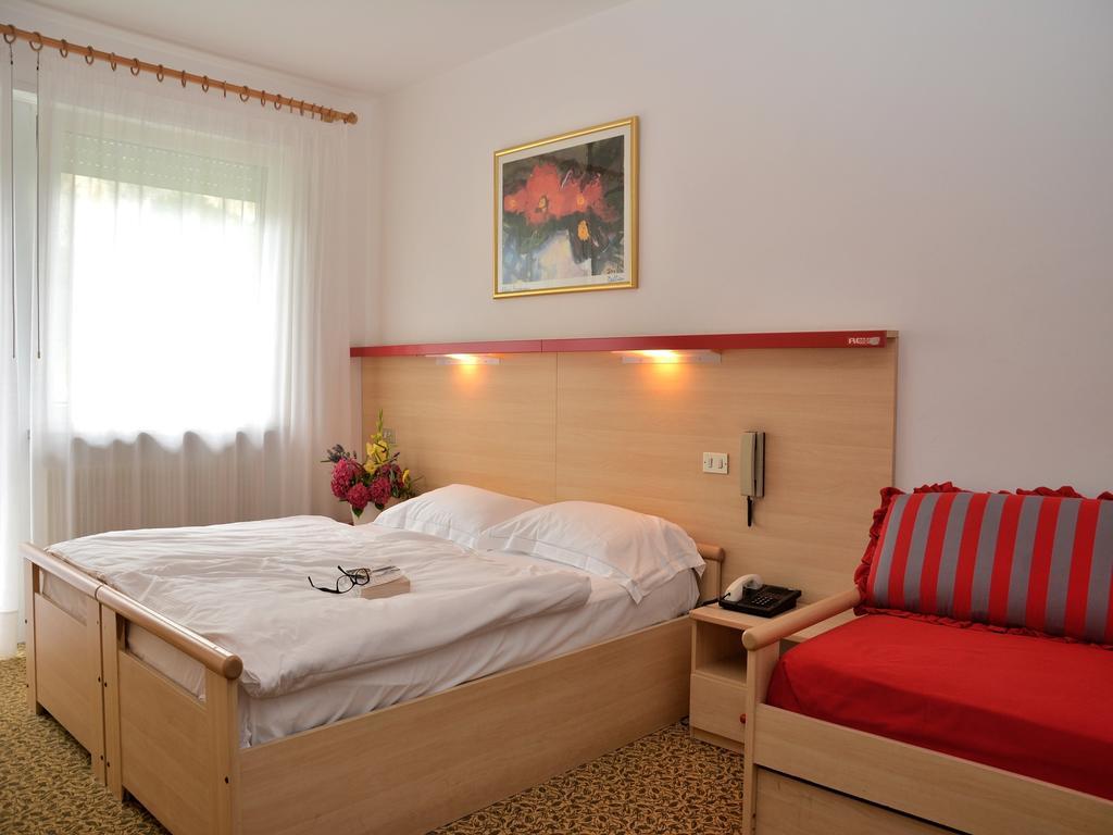 Park Hotel Eden Torbole Sul Garda Екстер'єр фото