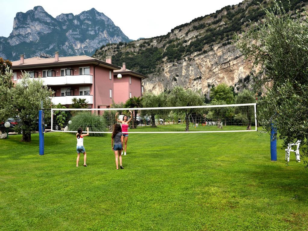 Park Hotel Eden Torbole Sul Garda Екстер'єр фото