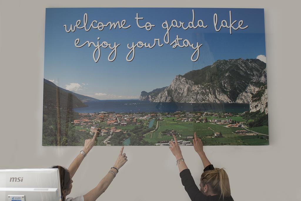 Park Hotel Eden Torbole Sul Garda Екстер'єр фото
