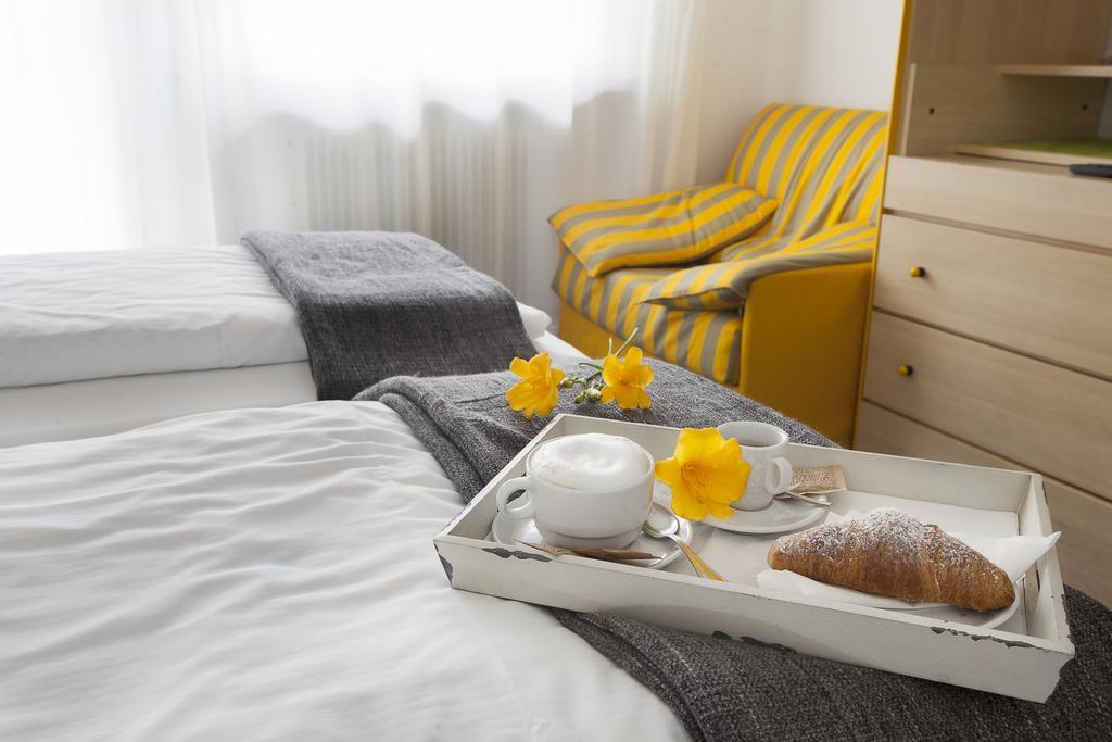 Park Hotel Eden Torbole Sul Garda Екстер'єр фото