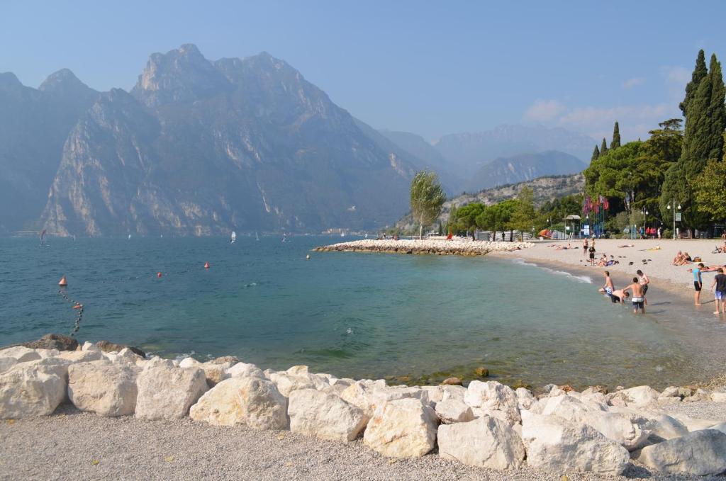 Park Hotel Eden Torbole Sul Garda Екстер'єр фото