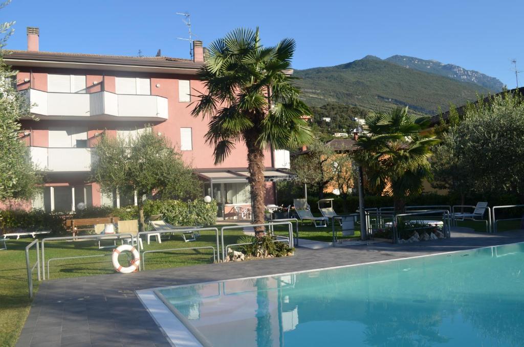 Park Hotel Eden Torbole Sul Garda Екстер'єр фото