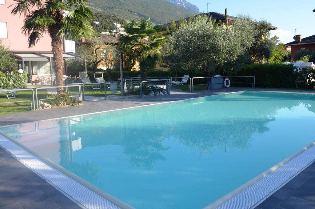 Park Hotel Eden Torbole Sul Garda Екстер'єр фото