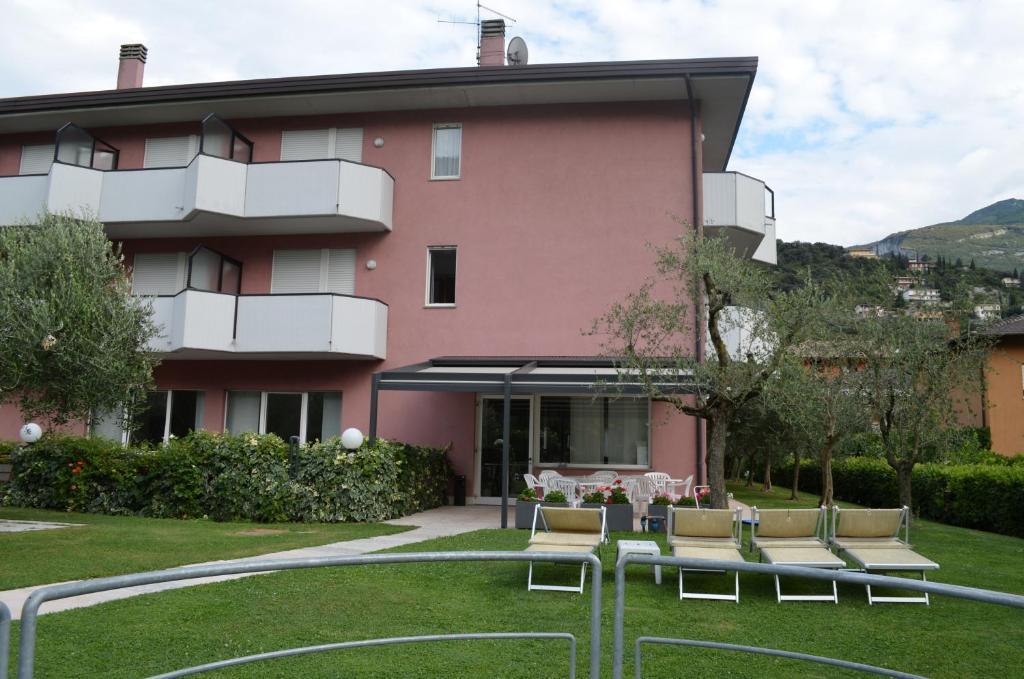 Park Hotel Eden Torbole Sul Garda Екстер'єр фото