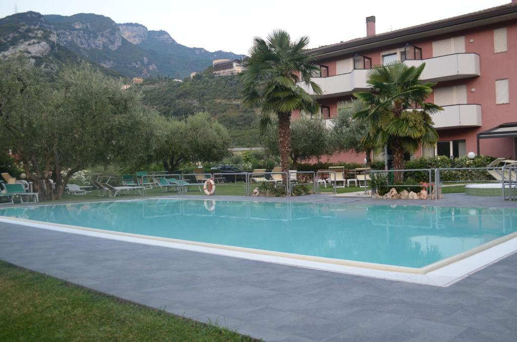 Park Hotel Eden Torbole Sul Garda Екстер'єр фото