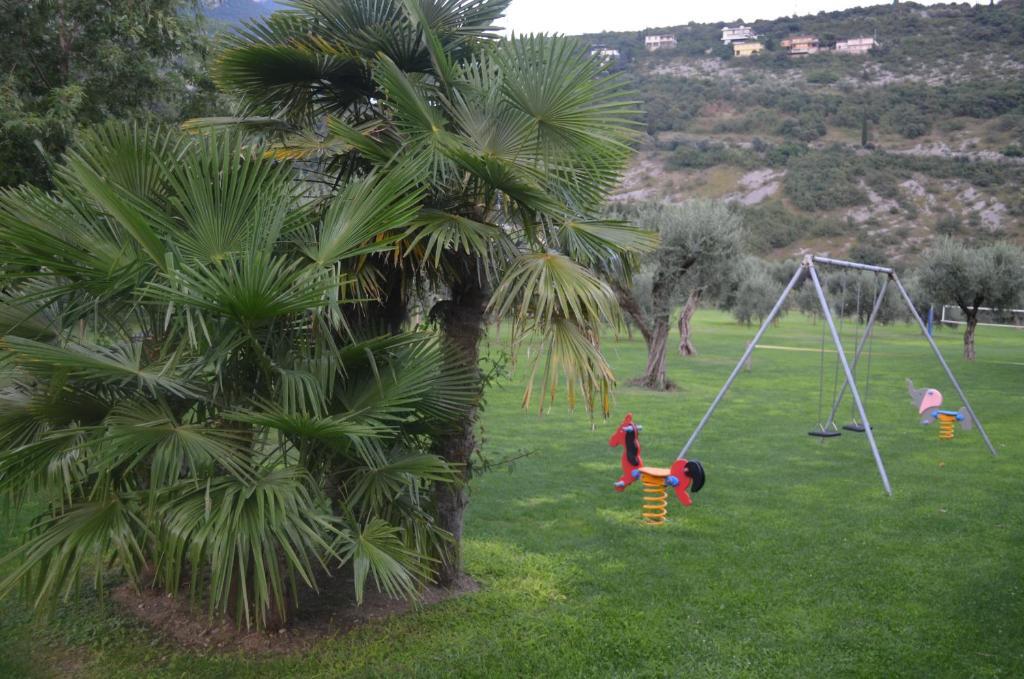 Park Hotel Eden Torbole Sul Garda Екстер'єр фото